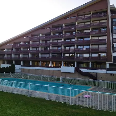 Joli Avec Piscine Et Tennis - Résidence Le Lacuzon Les Rousses